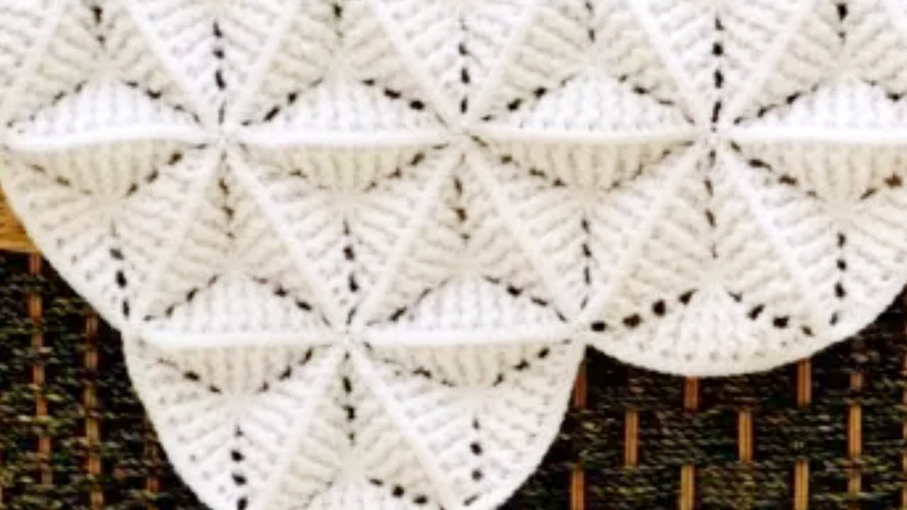 Crochet 3D Triangle Motif I White Lily Blanket Pattern / Afghan I Plaid Au Crochet triangle 3D
