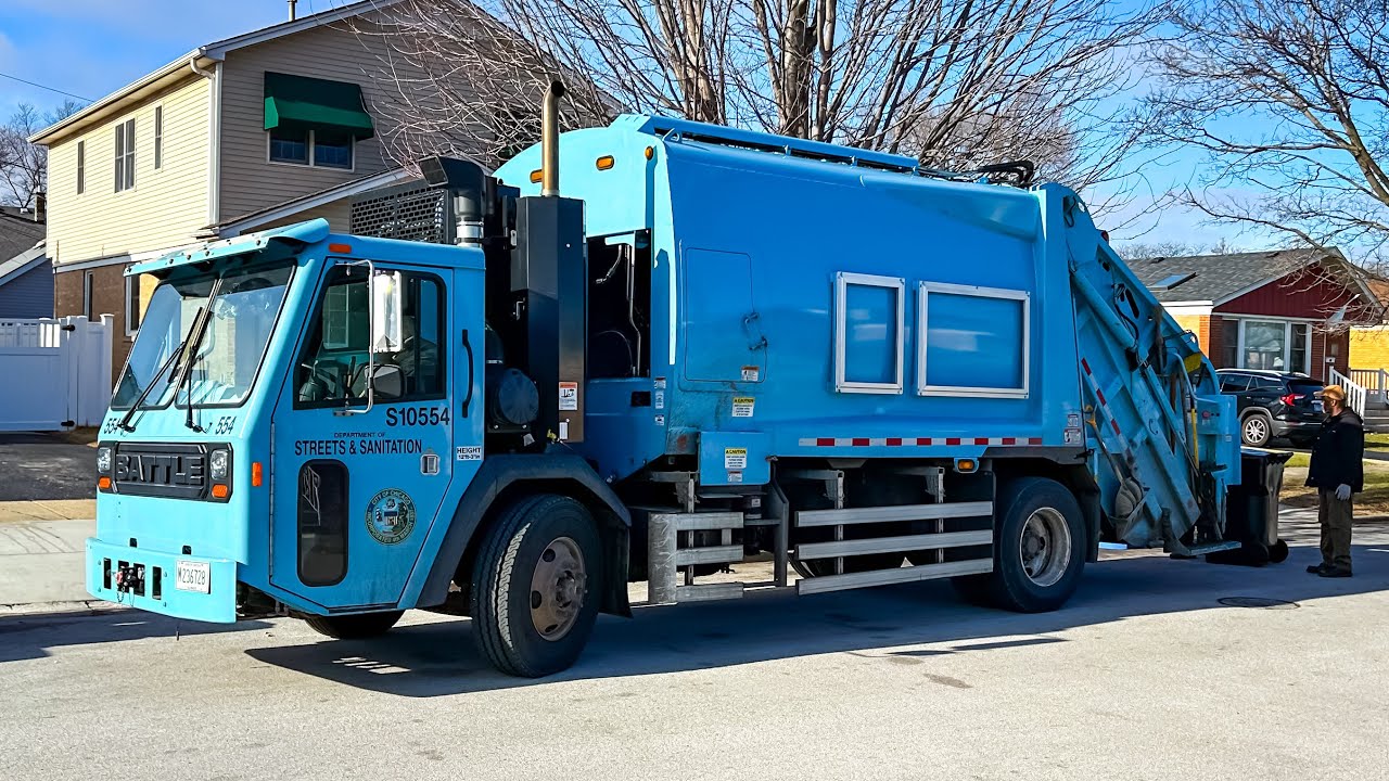 Chicago Streets & Sanitation Battle LNT Loadmaster Rear Loader Garbage Truck