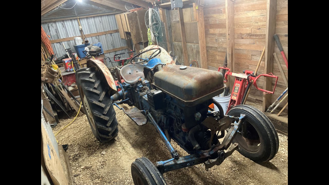 Repairing a Ford  Model 850 Tractor.....pt 1