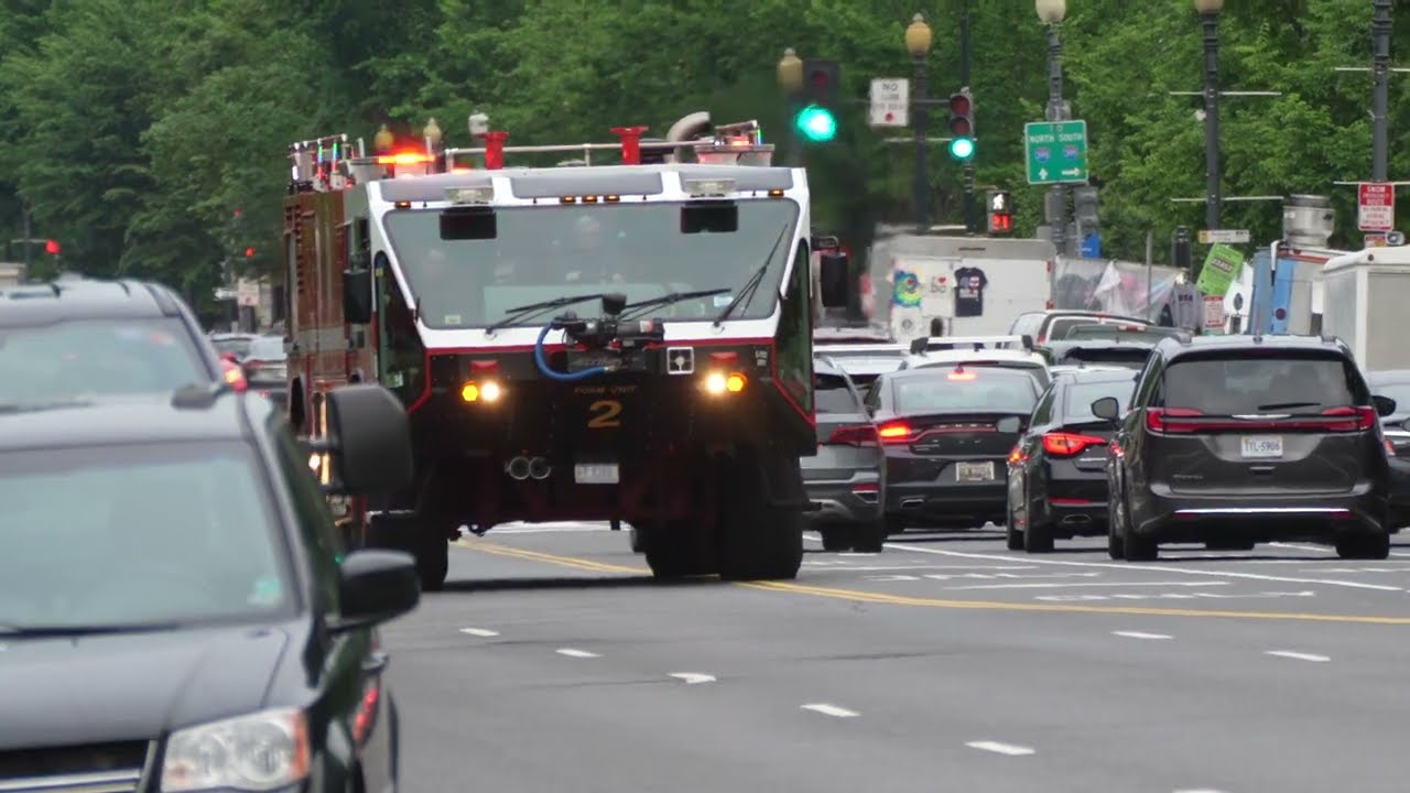 US Navy Foam unit joins DCFD Foam Task Force to cover Marine One at the White House