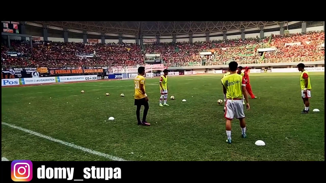 Field Of GBK domy stupa in Stadion Patriot