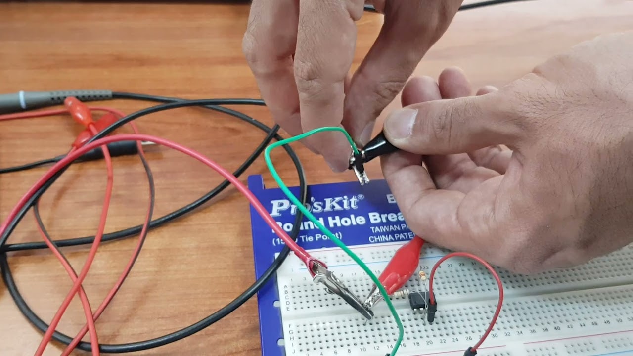 Inverting Voltage Amplifier based on 741 OP-AMP (Arabic Explanation)