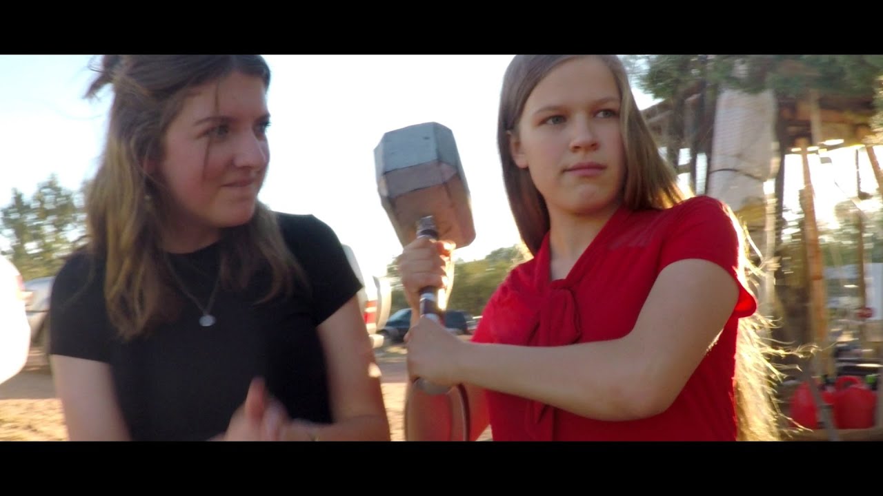 Mjiolnir vs Lightsaber???