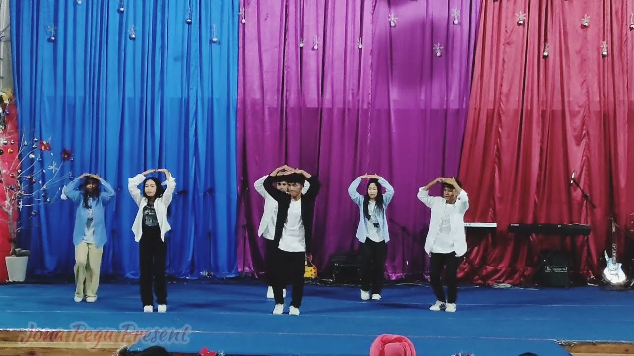 Christmas Ko Ramjhamma Gcc Youths Dance  //New Nepali Christmas Song