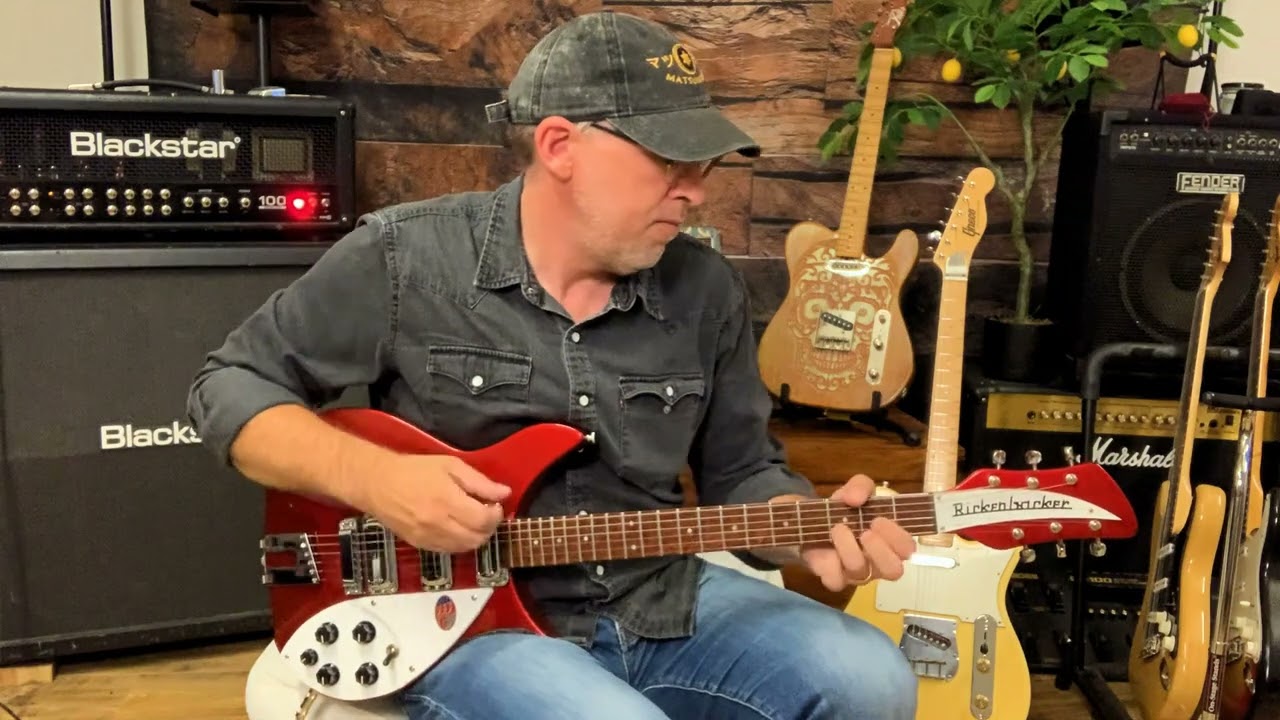 RICKENBACKER 350V63 LIVERPOOL RUBY RED (HERE AT MATSUMOKU)