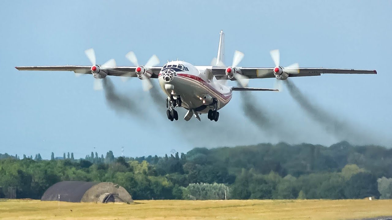 (4K) Incredible smokey Antonov AN-12 landing and take-off at Li&egrave;ge airport