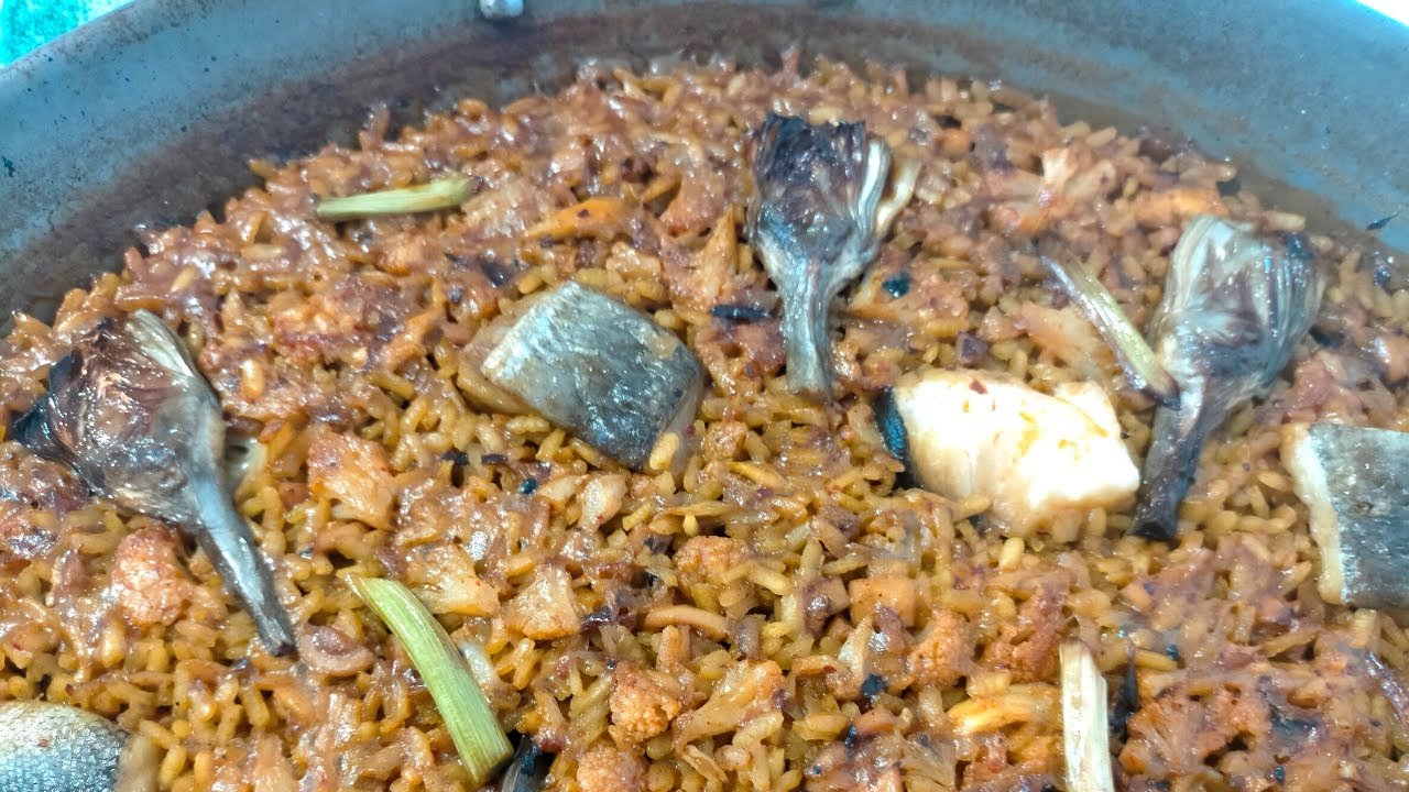 🥘Paella de coliflor, bacalao y alcachofas.
