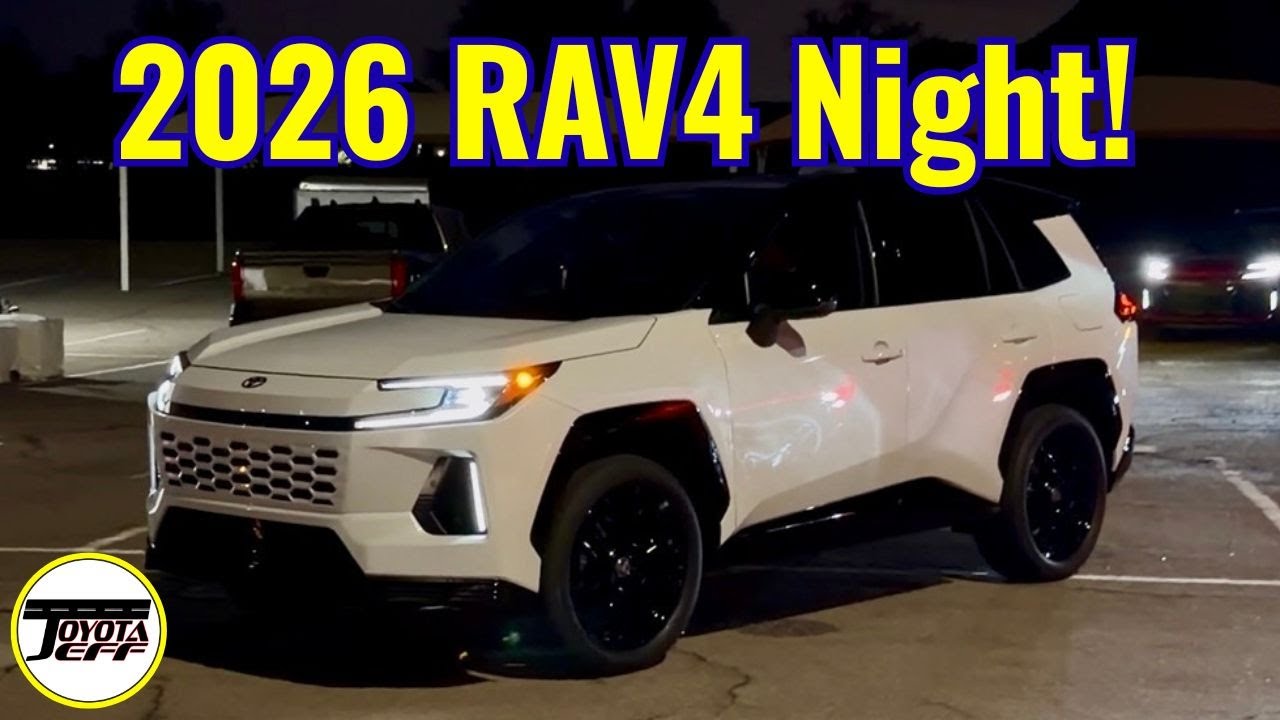 *ОСВЕЩЕННЫЙ* Toyota RAV4 2026 года ночью! Кнопки салона, подсветка и многое другое!