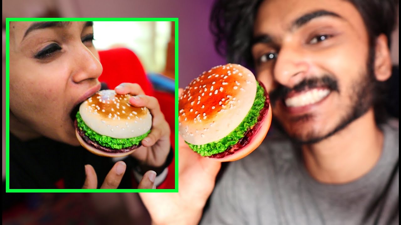 FAKE BURGER 🍔 PRANK ON MY SISTER 🤣🤣🤣 UNBOXINGDUDE l