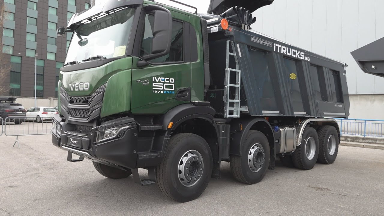 Самосвал Iveco T-Way 500, юбилейный, 50 лет (2025), внешний вид и интерьер