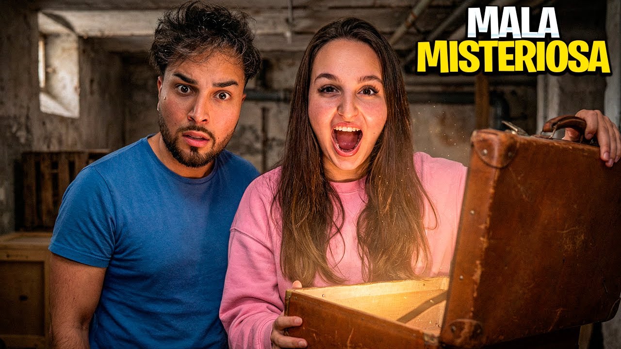 O MEU IRMÃO ABRIU UMA MALA- MISTERIOSA DA CASA MAL ASSOMBRADA 🧳😰