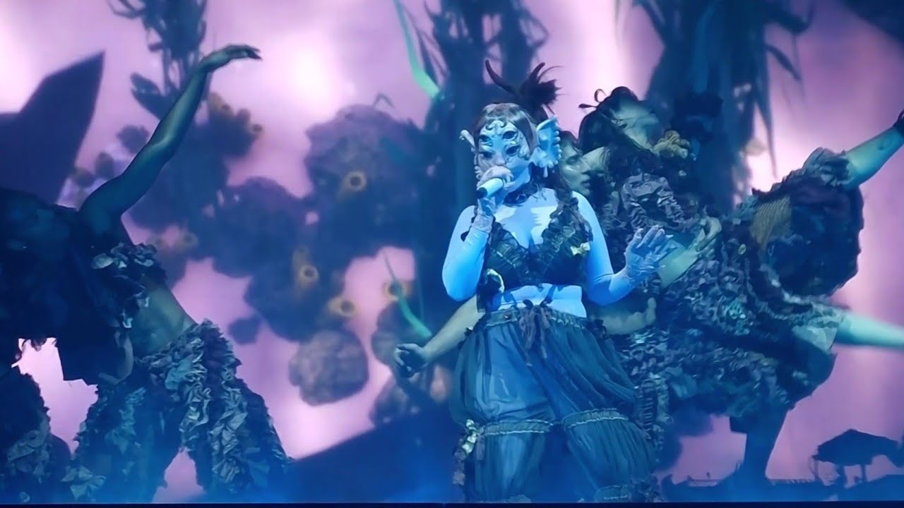 Melanie Martinez - MILK OF THE SIREN (PORTALS Tour Madrid)