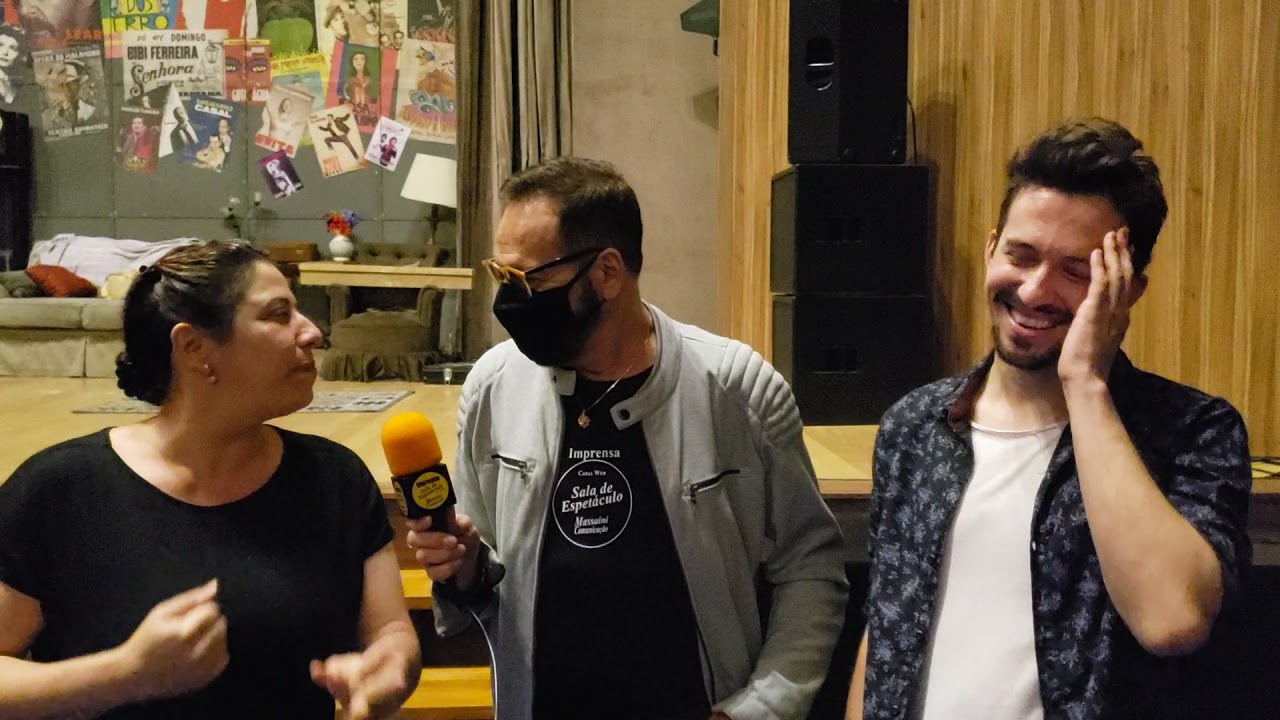 @Paula_Capovilla e @Ton Prado em entrevista, estr&eacute;ia da pe&ccedil;a FOREVER YOUNG MUSICAL