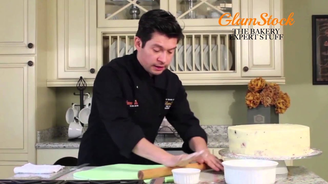 Aprende a cubrir pasteles de fondant. Paso a paso por chef experimentado.