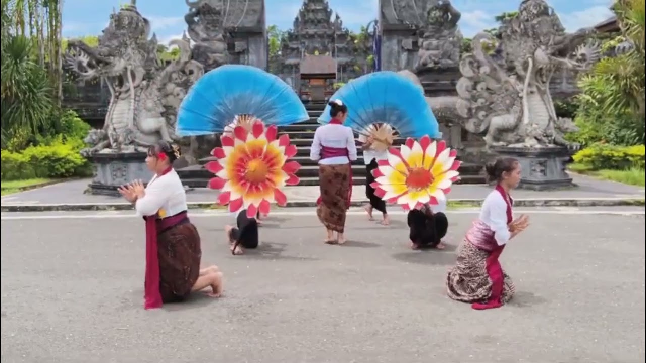 Tari Kreasi Trimatra Kencana Dari kelompok 4, Kelas 8i