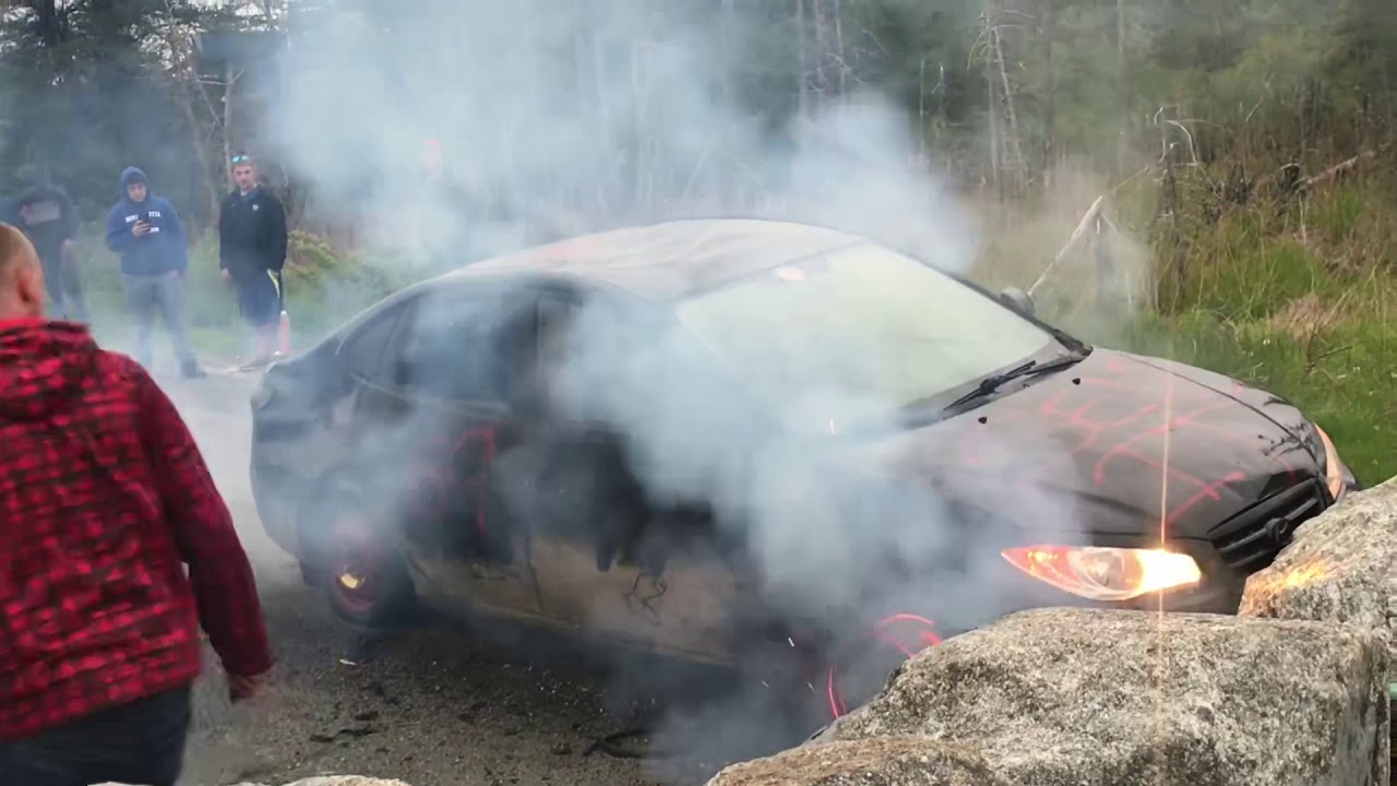 BURN ROAD - DEMOLITION EDITION (How To KILL a Hyundai Accent!)
