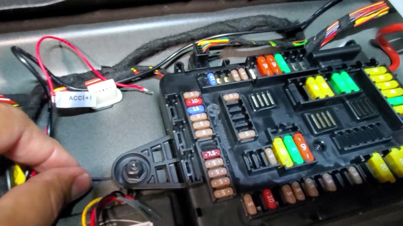 BMW Dash camera installation to fuse box | Dash cam installation DIY