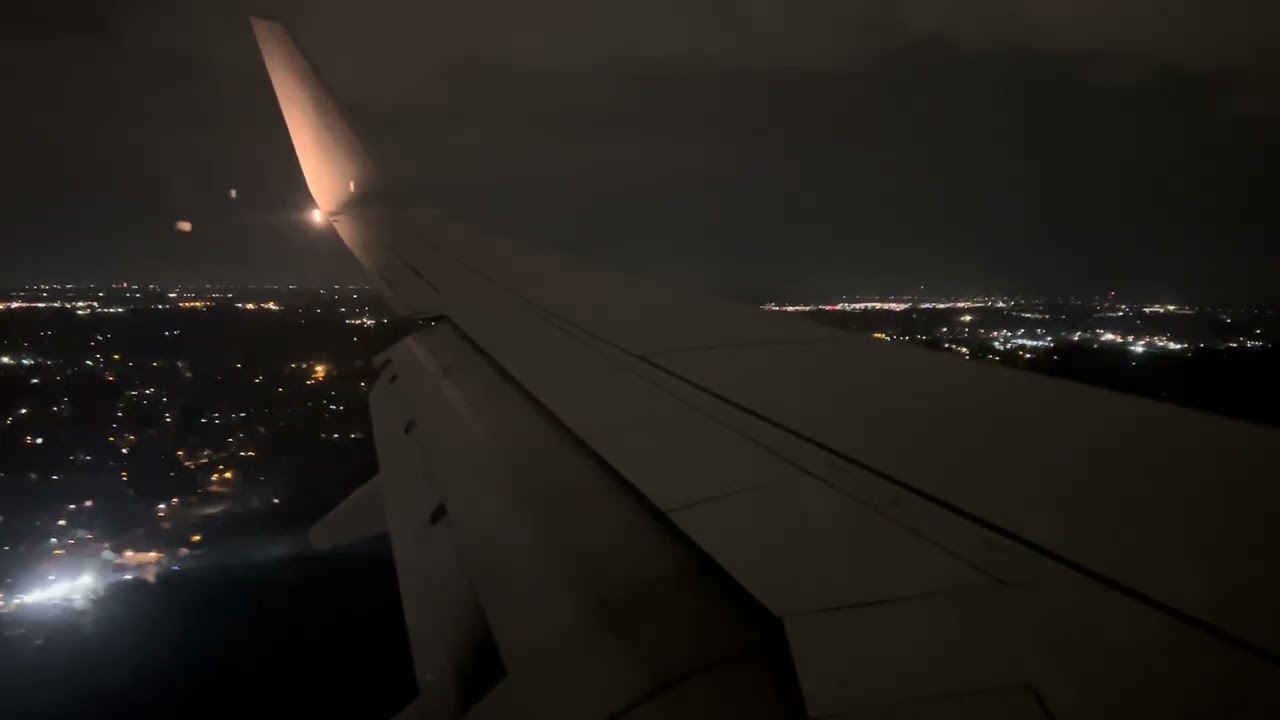 American Airlines B737-800 Landing at John Glenn International Airport (CMH)