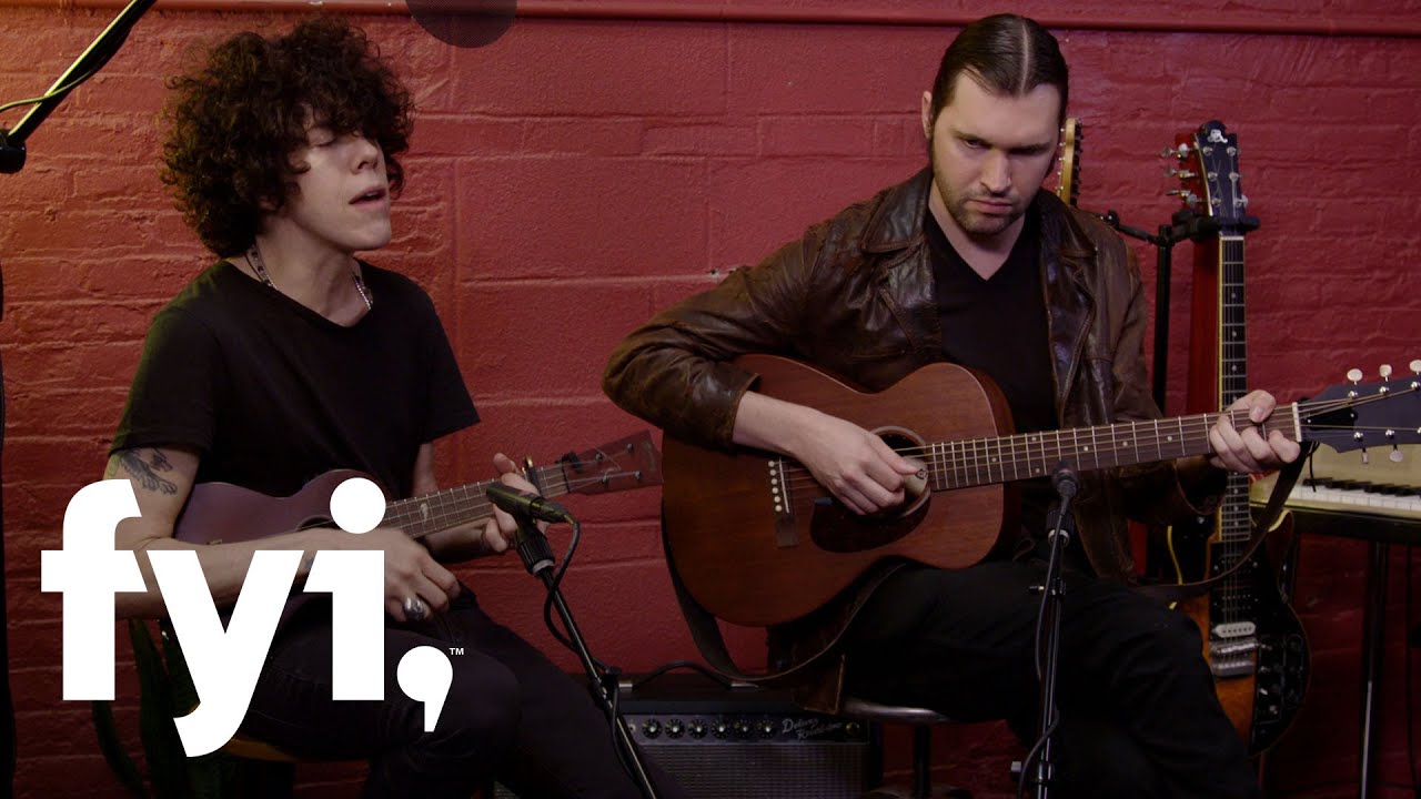 Red Wall Sessions: LP Covers The Chainsmokers' 