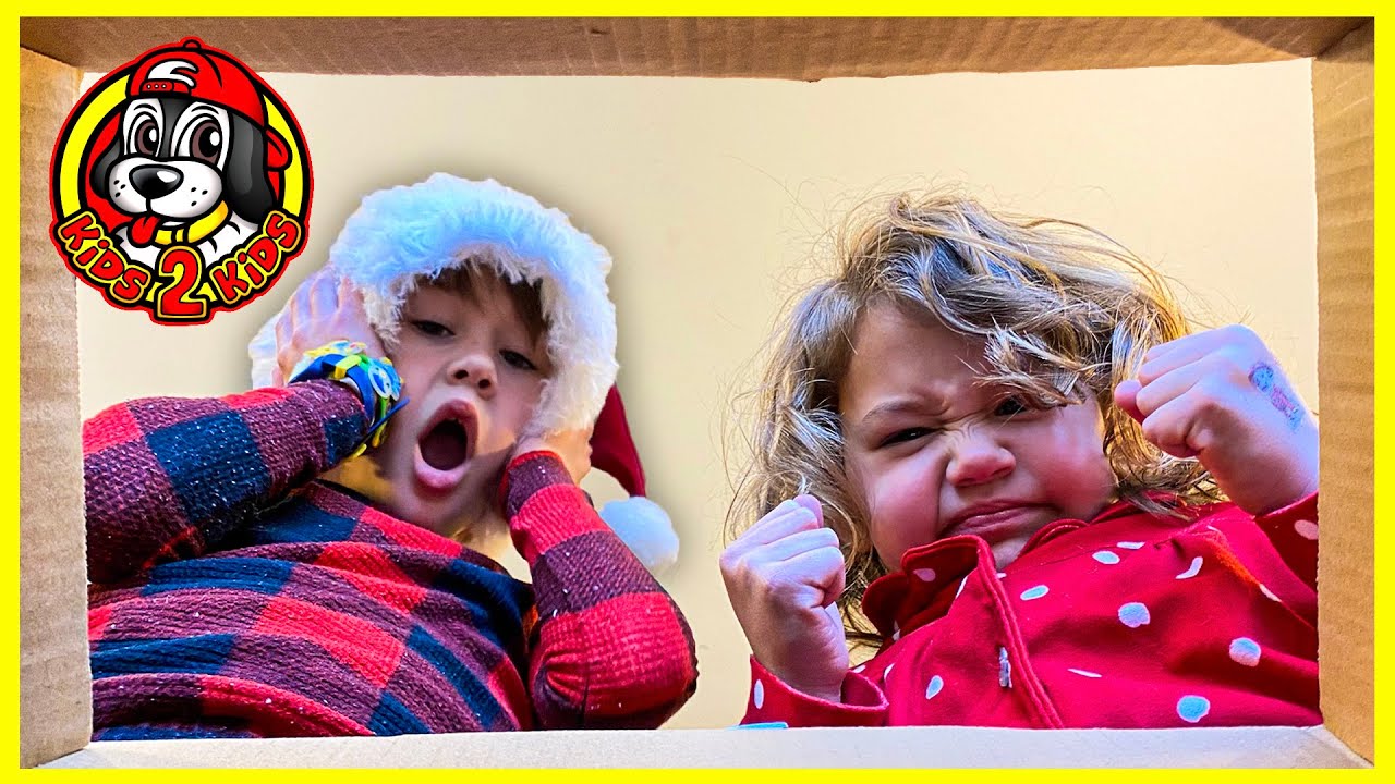 Kids Pretend 🎅🏻 SANTA FORGOT ABOUT US ON CHRISTMAS! WHY?!!
