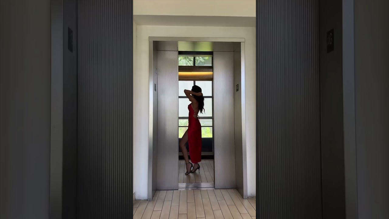 Unexpected ELEVATOR GLAM Moment 🍰 