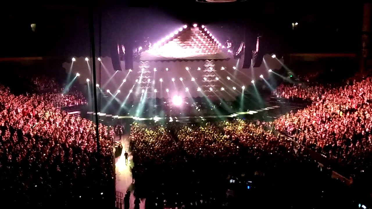 Justin Timberlake - Pusher Love Girl - Live - Nashville Bridgestone Arena