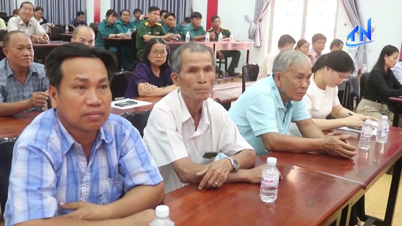 Ứng cử viên đại biểu Quốc hội khóa XVI đơn vị bầu cử số 4 tiếp xúc cử tri vận động bầu cử