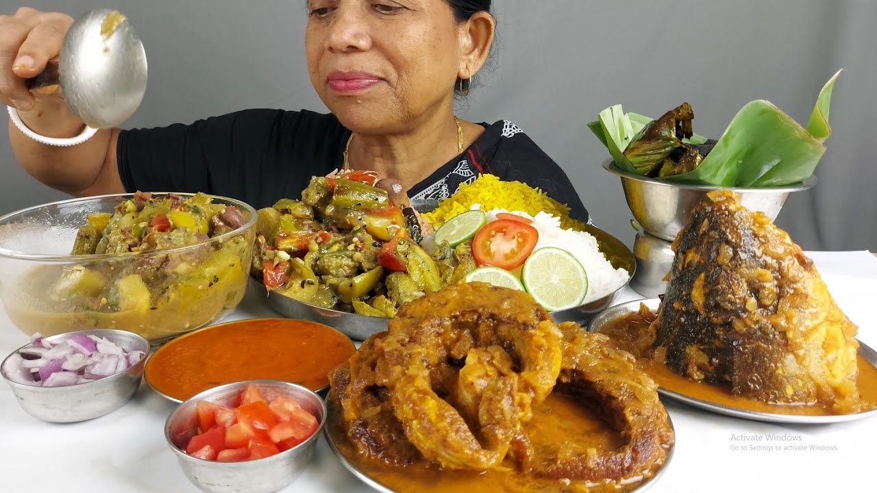 FOOD EATING SHOW FISH WITH FRIED RICE MUKBANG