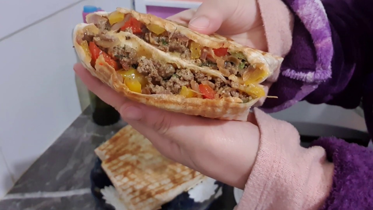 دخلي نوريك كفاش تصاوبي هريسة 🌶بحال لكتباع عند مول زيتون 😋 وطاكوس بحشوة مغايرة ولا أروع 🌯😋