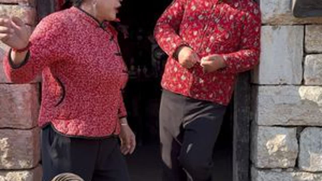 桂枝怀孕才三个月，干活累的好像要流产了。 作者声明：虚构演绎，仅供娱乐＞
