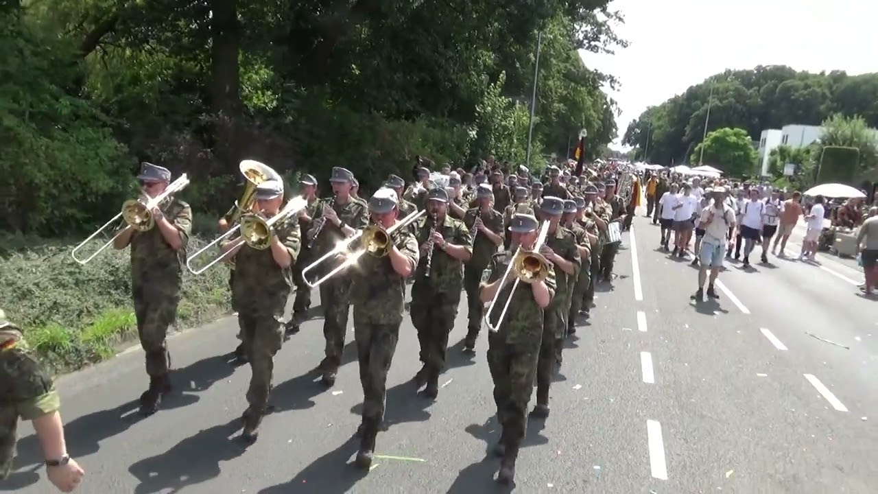 Gebirgsmusikkorps Garmisch PartenKichen Intocht 4daagse Nijmegen 2024 part 2
