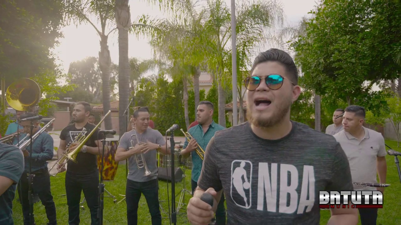 Banda La Plebada Sinaloense - Me Gustas Mucho [Banda 2019 Estrenos] (En Vivo)