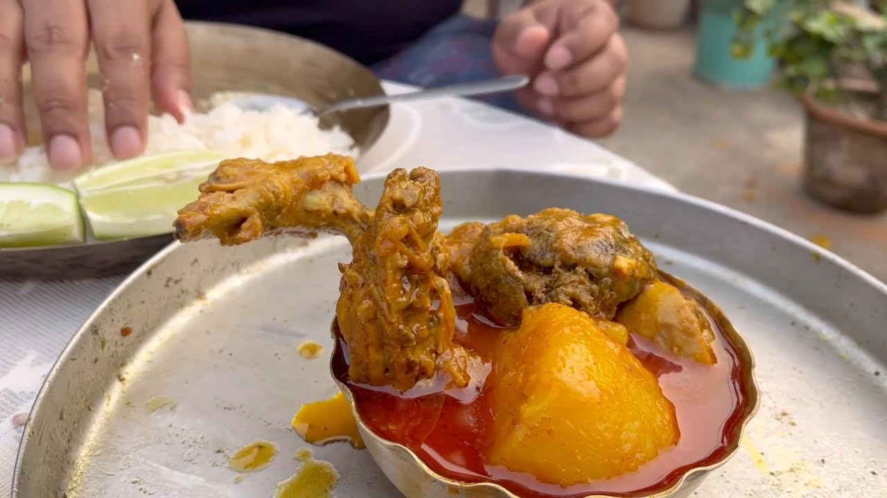 গরম মুরগির ঝোল সাথে হাল্কা গলা গলা ভাত🍗🥔