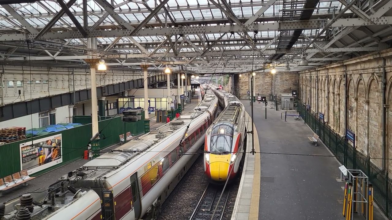 Lner (London - Aberdeen & Aberdeen - London) 2x Trains 3x Views at Edinburgh Waverley Train Station 