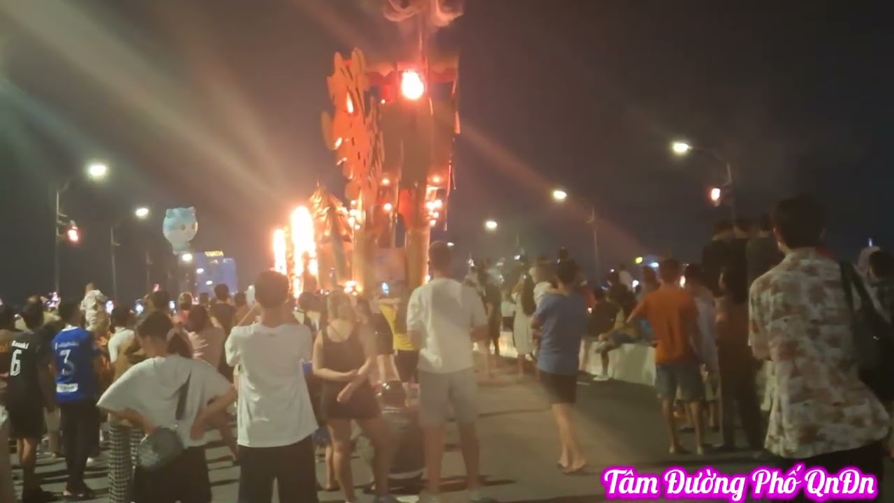 Cầu Rồng Đà Nẵng phun lửa – Khoảnh khắc ngoạn mục không thể bỏ lỡ!