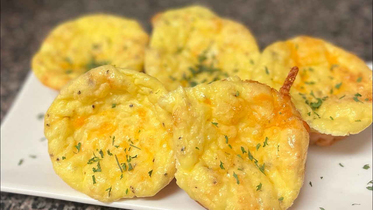 Mini cheese eggs Quiches