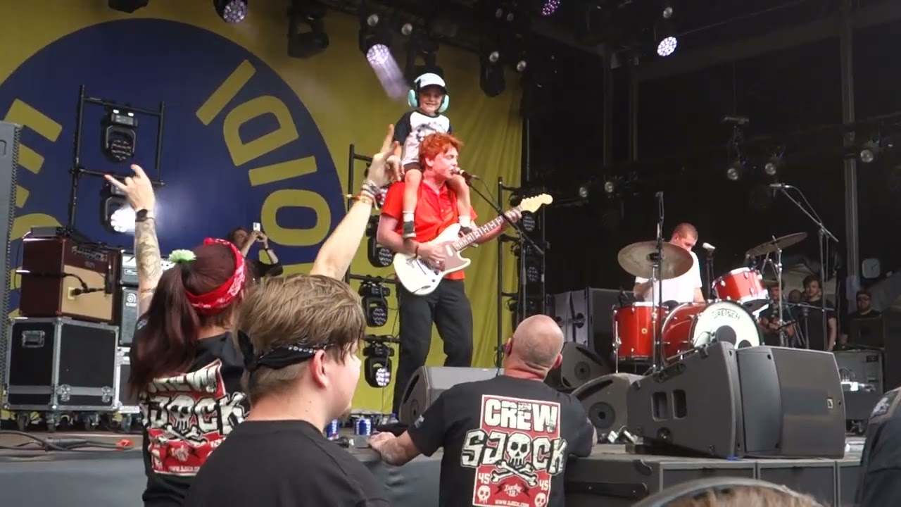Equal Idiots + guest ! ;-) - 