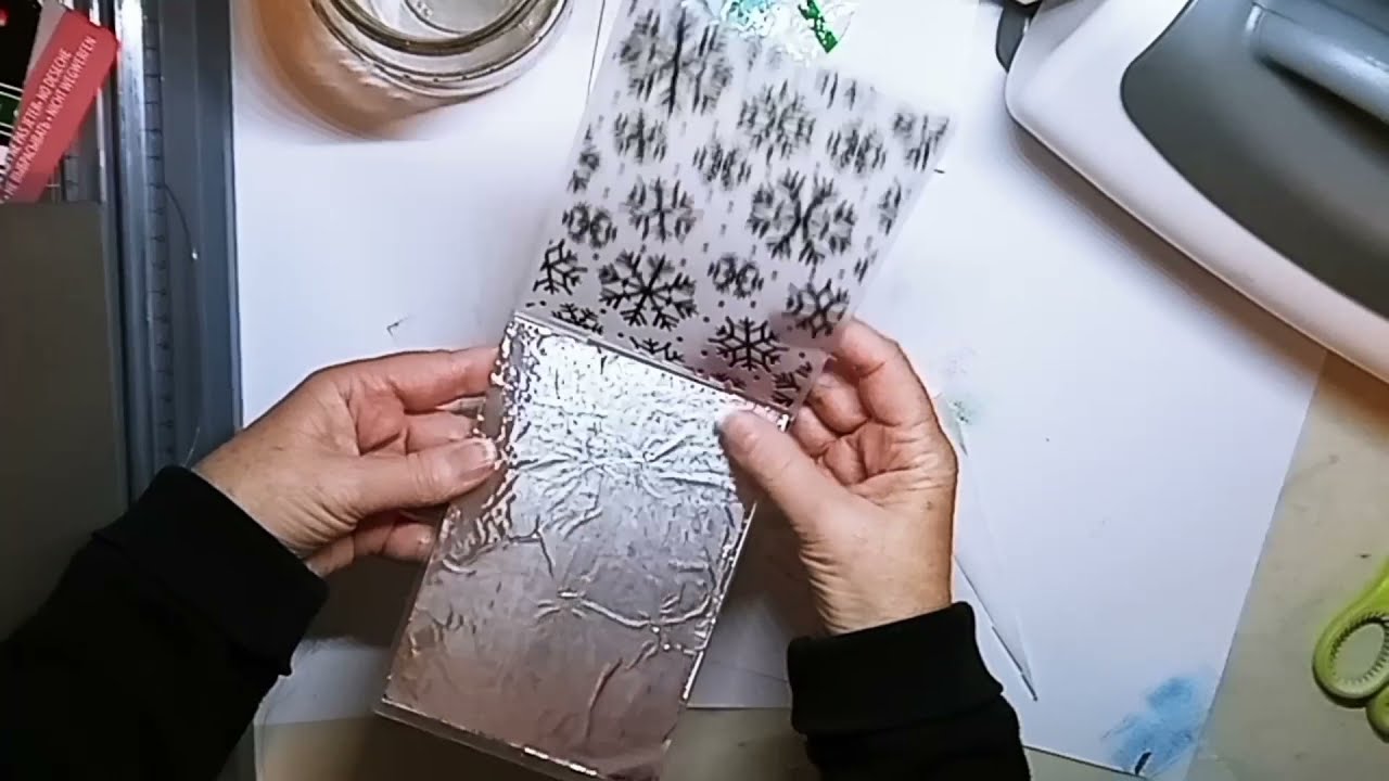 How to use Sizzix and tin foil for Christmas cards.