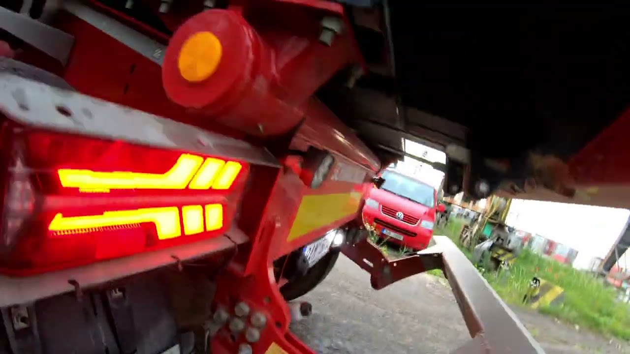 Ze Straškova na Mělník do přístavu a sypání na lod