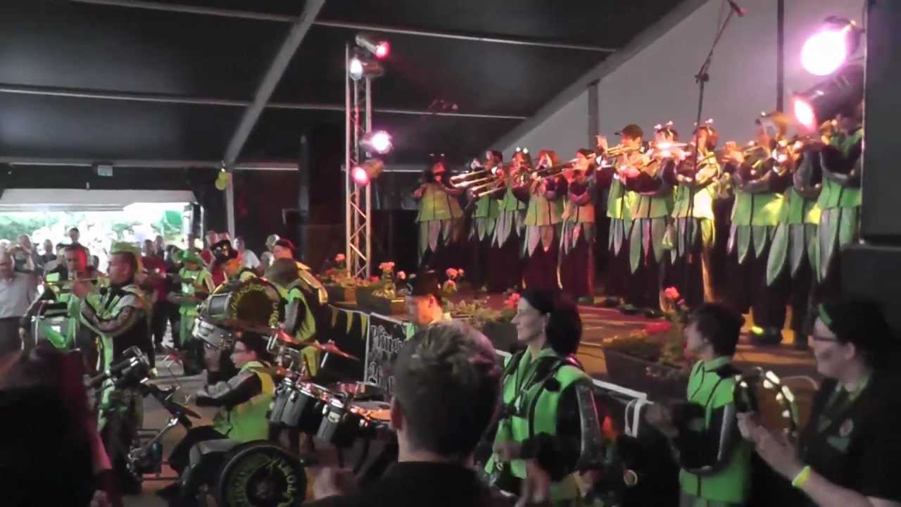 Einmarsch Gwärschläschor Gugge eV zum Pfingst und Musikfest
