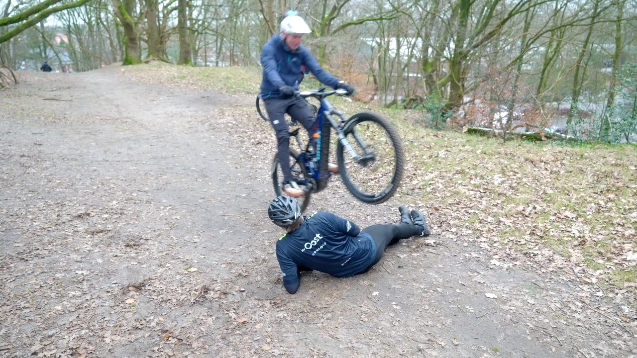 De Fietsclub aflevering 7: rondje met studenten in Twente en privéclinic E-MTB
