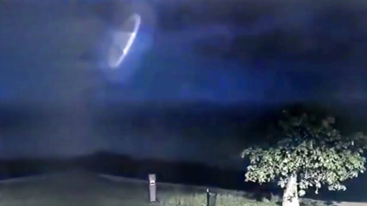 Strange UFO Sighting In Australia, Isn't Looking Good
