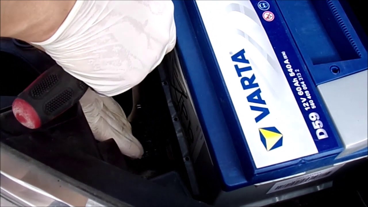 Wymiana akumulatora Peugeot 407