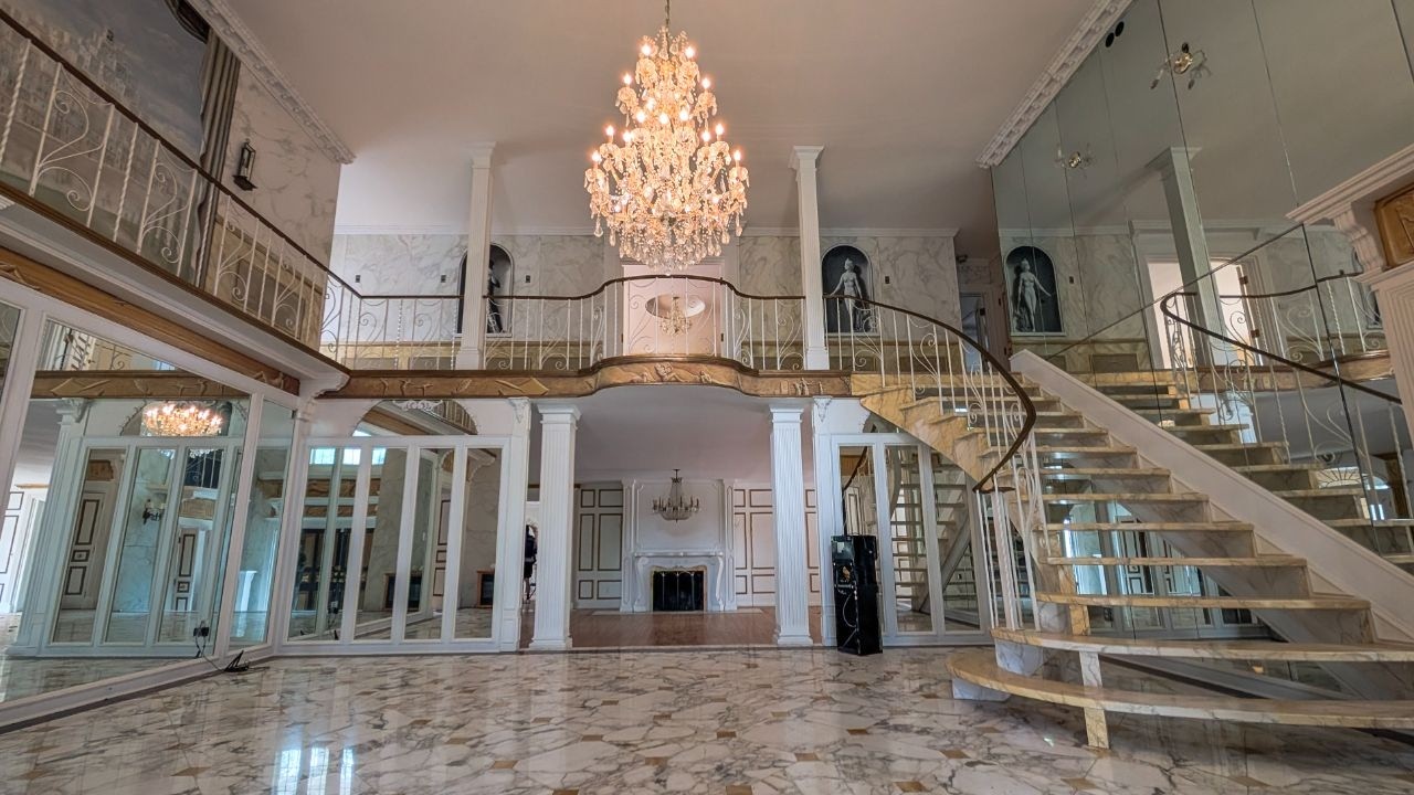 ABANDONED Artists $5M Luxury Mansion