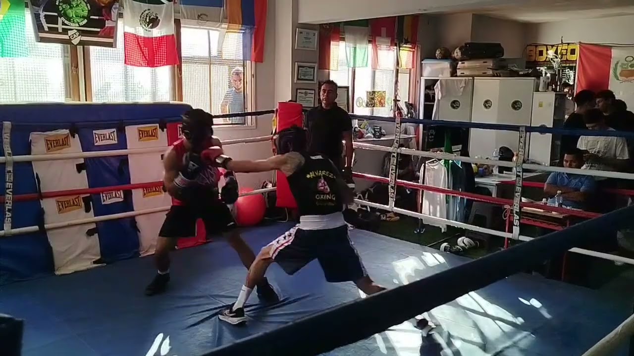 Gonzalo Olabiaga (raffo) vs Juanma Gallo ( Alvarez) segundo round
