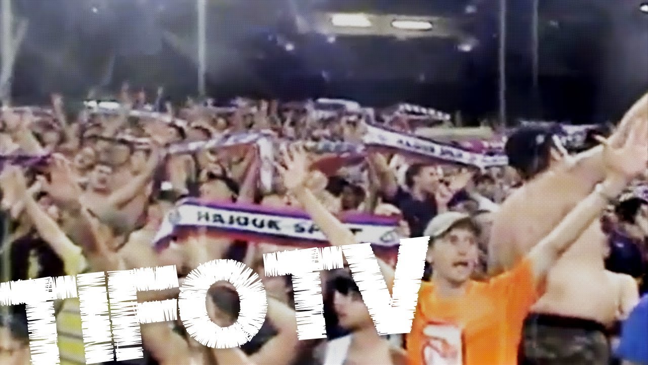 TORCIDA SPLIT .. ON TOUR IN GENOA - Singing 'ako ne postanes novi prvak ti'
