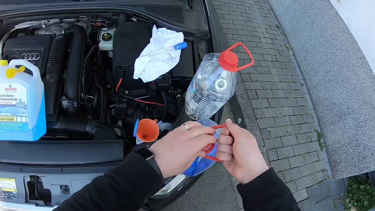 PKW Scheibenwaschanlage befüllen - Scheibenwischer Frostschutz prüfen Wischwasser nachfüllen Audi A3