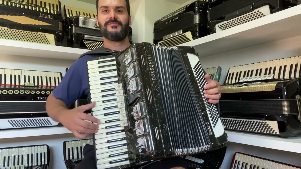 À venda Acordeon Gaita TODESCHINI SUPER 6 fio de ouro 🇧🇷Impecável 🪗whatsApp 📲55 9 9697 4801.