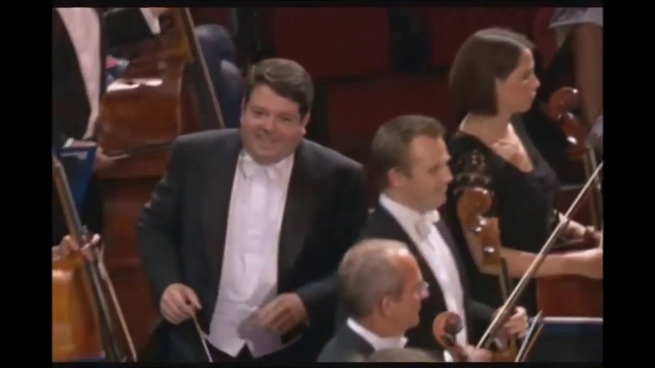 Bach-Stokowski - Toccata and Fugue in d minor - Andrew Litton conducts