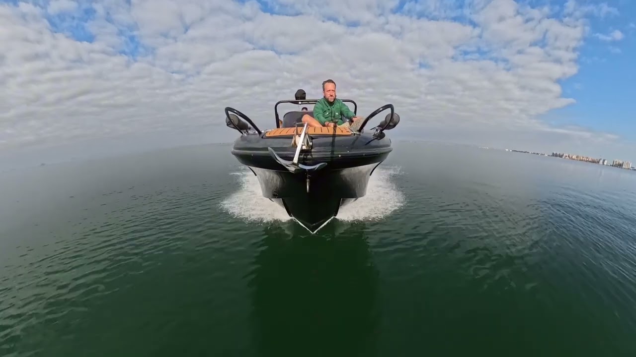 MARETI 800 CRUISER + SUZUKI 300HP